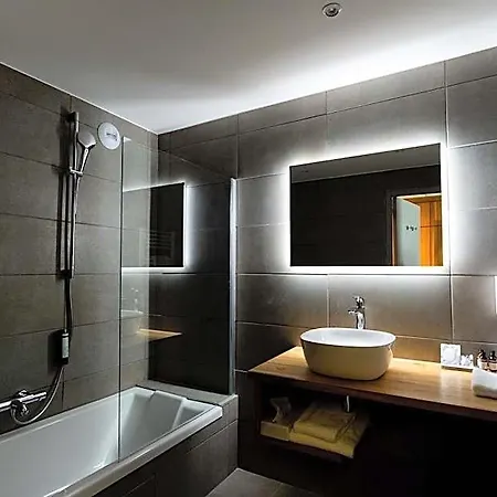 Fac & Spera -hotel & Hotel