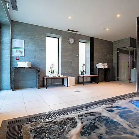Fac & Spera -hotel & 4* Mauves