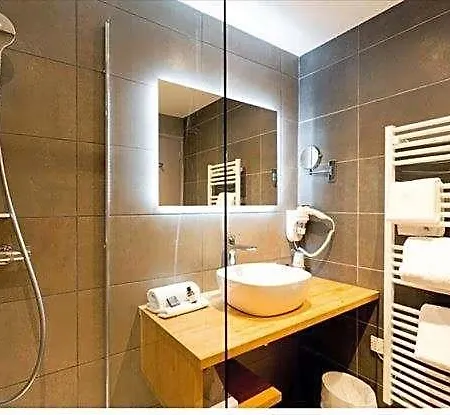 Fac & Spera -hotel & Hotel